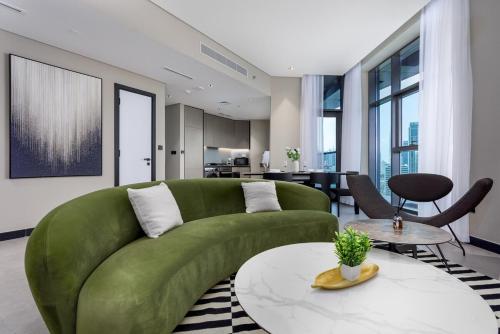 Waves - Elegant Waterfront Living in Dubai's Business Bay