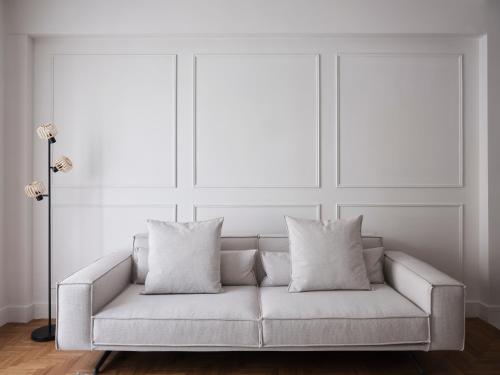 Sleek & Stylish 2 bd apt with Parthenon view