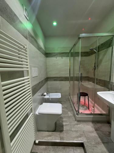 Bilik mandi di B&b La Ferrovia