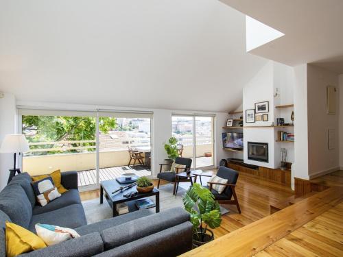 Amazing Penthouse Bairro Alto Duplex Apt