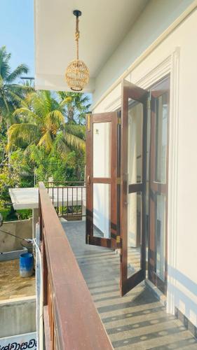 Un balcón o terraza de Dilum Villa