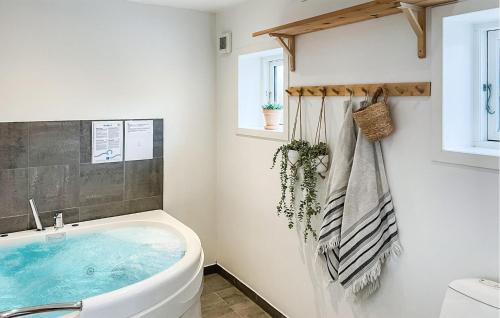 Koupelna v ubytování Holiday Home Søgårdsvej Ansager X