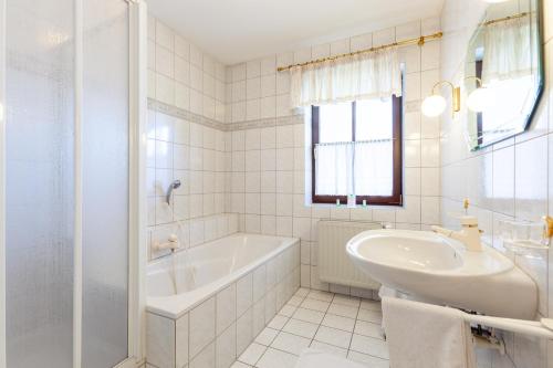 Ein Badezimmer in der Unterkunft Gasthof Siegfried Gruber