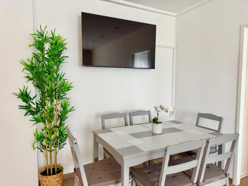 صورة لـ Cosy Apartment Near Airport & Train في سخويشات