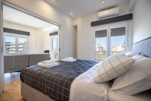 Attiki Square & Metro Modern 2-Bedroom Apt by MPS