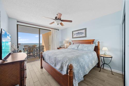 Ένα ή περισσότερα κρεβάτια σε δωμάτιο στο Bluewater 1103