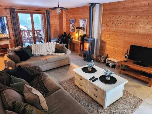 Chalet Abricotine, sleeps 10, Hot tub
