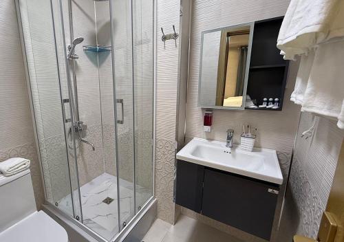 Et badeværelse på Mumtoz East Hotel