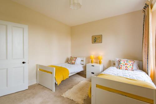 Nares House by Bloom Staysにあるベッド