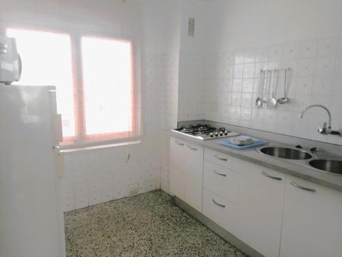 Kuchyň nebo kuchyňský kout v ubytování Global-Immo 3354 Solana