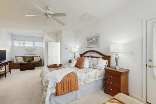 Postel nebo postele na pokoji v ubytování Bayside Resort - 36295 Sunflower