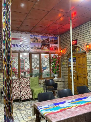 Ruang duduk di Central Park Hostel