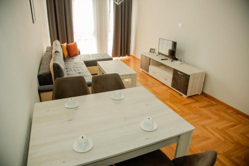 TV a/nebo společenská místnost v ubytování Felix Apartments Ohrid