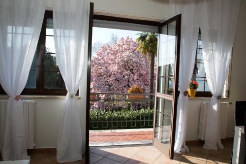 Balkoni atau teres di Le Floreali - Casa Camomilla