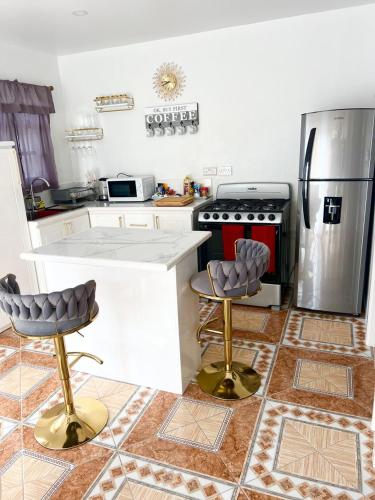 H'eden Treasures- Studio 1