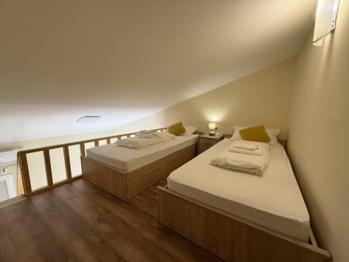 Afbeelding uit fotogalerij van Max Gastro Beach House in Marina