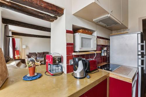 Photo de la galerie de l'établissement Place Contrescarpe 2 bedroom flat, à Paris