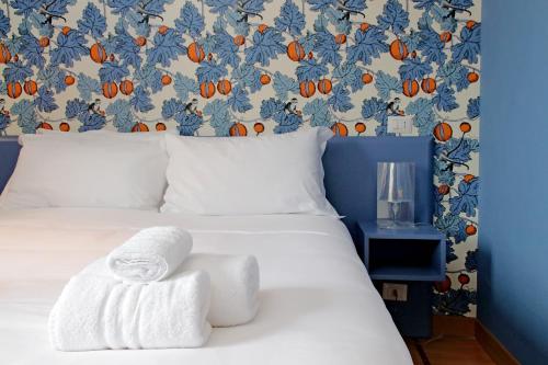 suity I monkeys apartment
