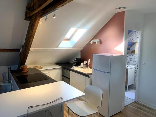 Photo de la galerie de l'établissement Le Cocon Charmant Appartement, calme, coeur de ville, 2 chambres 2 salles de bains, à Aix-les-Bains