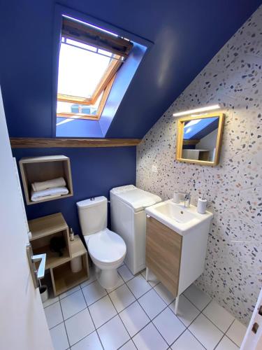 Photo de la galerie de l'établissement Le Cocon Charmant Appartement, calme, coeur de ville, 2 chambres 2 salles de bains, à Aix-les-Bains