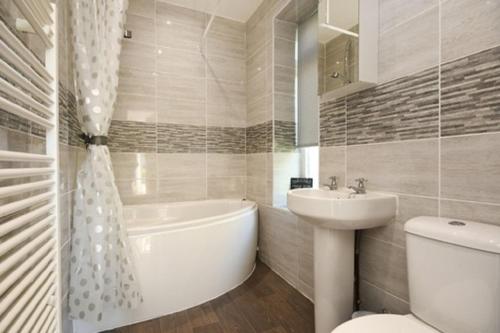 Et badeværelse på Pomeroy Cottage in the Peak District