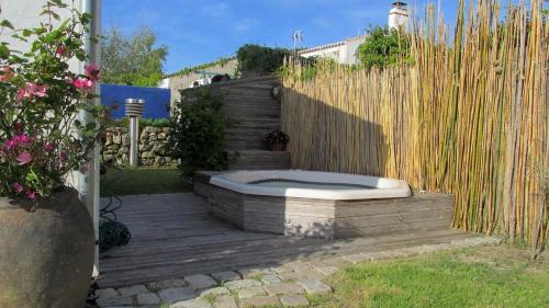 Maison avec jacuzzi & jardin 6 personnes