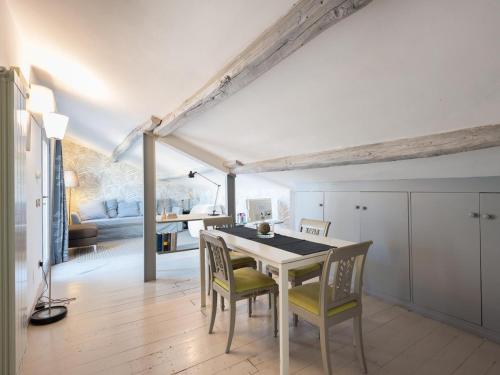 Central Rome Terrace Apartment
