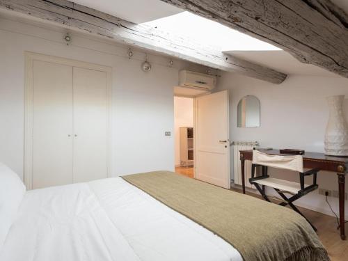 Central Rome Terrace Apartment