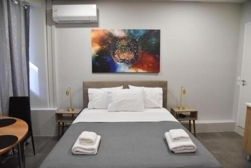 Athens Zeus A by Super Host Hub