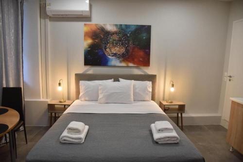 Athens Zeus A by Super Host Hub