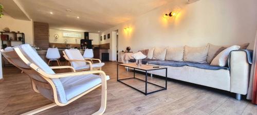 Photo de la galerie de l'établissement Maison mitoyenne L'Isle-sur-la-Sorgue, à LʼIsle-sur-la-Sorgue