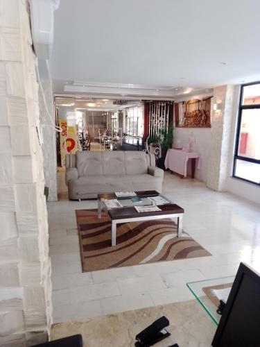 Ruang duduk di Hotel Visconde
