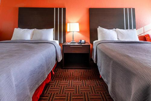 Postel nebo postele na pokoji v ubytování Quality Inn Amarillo I-40 East