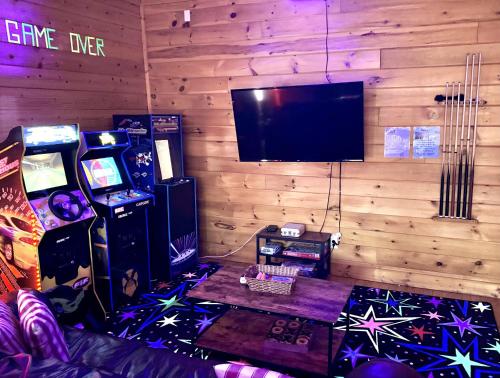 Summer Special! NERF Party, Pool, HotTub, Pet Friendly photo 82