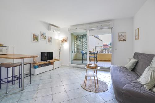 Magnifique studio au calme, Climatisation, Parking, Wifi.