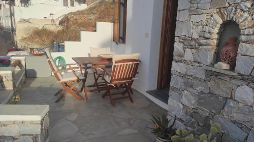 Патио или другая зона на открытом воздухе в Maria's Apartment Sifnos