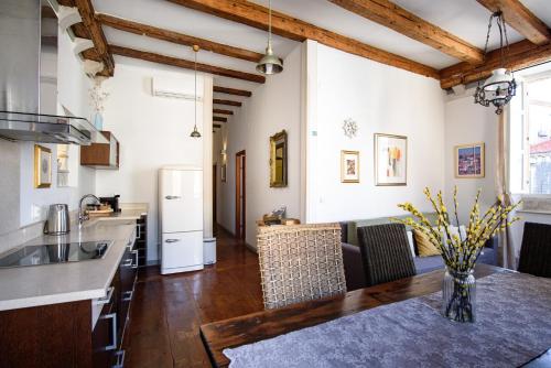 SARACA PALACE by DuHomes