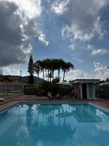 Πισίνα στο ή κοντά στο Hotel Campestre Alto lindo en Guatapé