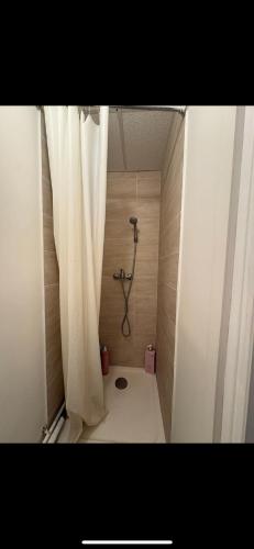 Photo de la galerie de l'établissement Cozy Room Nearby Champs Elysées 5, à Paris