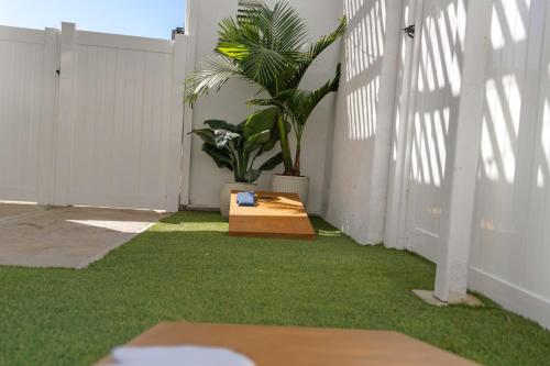 Zahrada ubytování La Jolla Stay w Firepit Walk to Beach Arenas