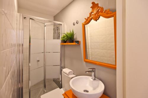 Cosy 1Bedroom 1 double bed 1 single bed 1 Bathroom Apartment Central Lisbon