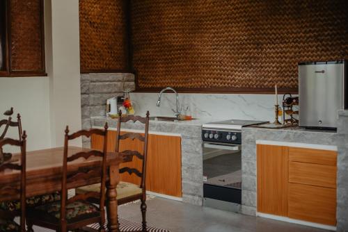 Dapur atau dapur kecil di Paruparong Bughaw Ecofarm Resort