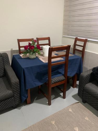 Ruang duduk di Two Bedroom Apartment