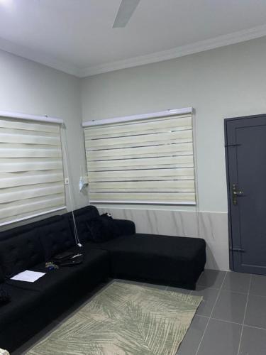 Ruang duduk di Two Bedroom Apartment