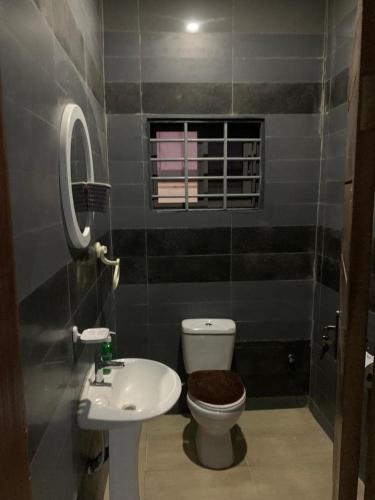 Bilik mandi di Two Bedroom Apartment