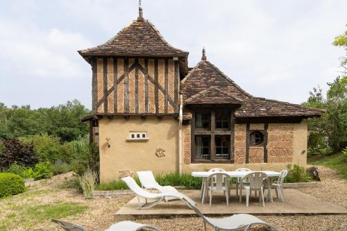 Charme Rustique, Colombier, Cottage et Piscine