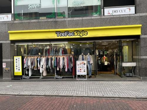 a store front of aindersulse shop with clothes on display at 5mins walk to Kameari Station within 30mins to Ginza, Asakusa, Skytree Direct bus to Haneda Airport & Tokyo Disneyland departing from Kameari Station in Tokyo