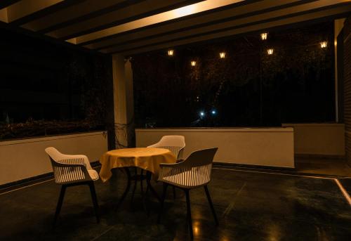 Un balcón o terraza en The Palace Inn - A boutique villa