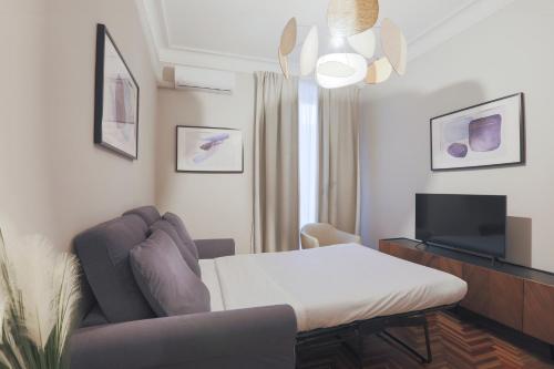 Piramide Deluxe Apartment