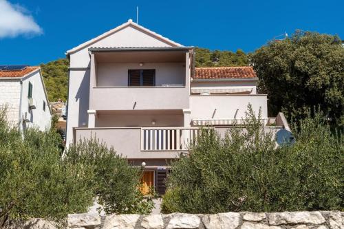 Balcony apartment with a sea view in town center